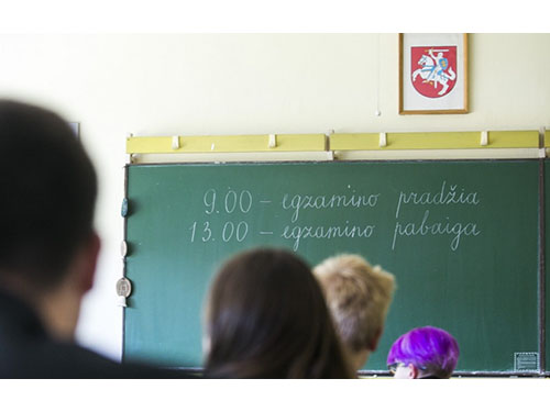 Abiturientai laikys mokyklinius rusų ir lenkų kalbos egzaminus